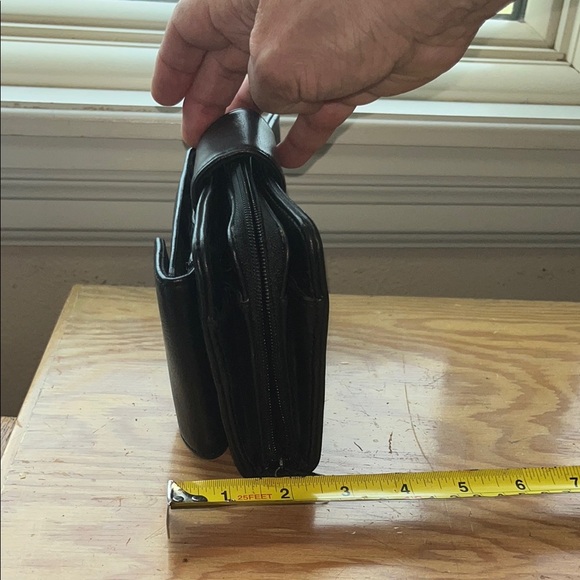 Black Vegan Wallet Crossbody Convertible Bag - Picture 10 of 10